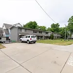 2 Bedroom Serene Bungalow Close To Uptown