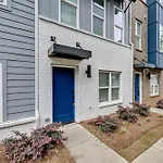 2 Mi To Uptown Charlotte Family Townhome!