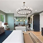 Maison Noda Uptown Skyline Views, Gym Sleeps 14