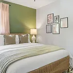 4bd Cozy Getaway | Eclectic, Central, Near Airport Charlotte