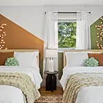 4bd Cozy Getaway | Eclectic, Central, Near Airport Holiday home Charlotte