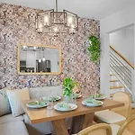 4bd Cozy Getaway | Eclectic, Central, Near Airport * Charlotte