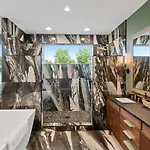 Maison Noda Uptown Skyline Views, Gym Sleeps 14