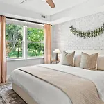 4bd Cozy Getaway | Eclectic, Central, Near Airport Charlotte