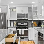 4bd Cozy Getaway | Eclectic, Central, Near Airport Charlotte