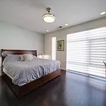 Modern 1br Stylish Near Uptown Clt Holiday home Charlotte
