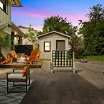 4bd Cozy Getaway | Eclectic, Central, Near Airport Holiday home *