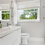 4bd Cozy Getaway | Eclectic, Central, Near Airport