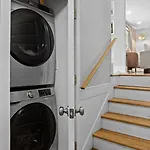 4bd Cozy Getaway | Eclectic, Central, Near Airport Charlotte