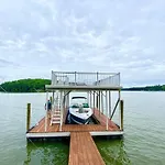 Chateau Merlot Lakefront Retreat Usnwc Boat Rental