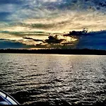 Chateau Merlot Lakefront Retreat Usnwc Boat Rental