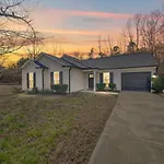 Fully Updated Cozy 3 Bedroom Ranch Escape -Wwc- Airport