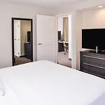 Hotel By Marriott Northlake Charlotte