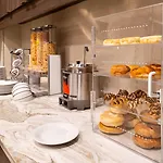 By Marriott Northlake 3* Charlotte