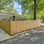 Charlotte Gem With Deck And Community Amenities