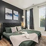 Luxurious King 3Br Townhouse Mins To Uptown Clt!