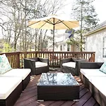 Holiday home Suburban Sanctuary In Charlotte, North Carolina