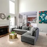 Suburban Sanctuary In Charlotte, North Carolina Holiday home