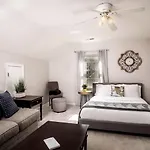 Suburban Sanctuary In Charlotte, North Carolina Holiday home Charlotte