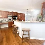 Suburban Sanctuary In Charlotte, North Carolina Charlotte