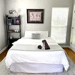 Suburban Sanctuary In Charlotte, North Carolina Holiday home Charlotte