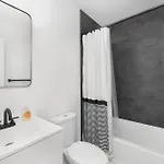 Stylish Queen Getaway In Camp North End * Charlotte