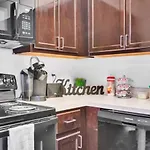 2 Large Bedrooms Artistic Flair Spacious