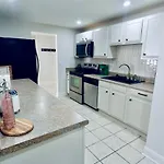 Spacious Dog-friendly Retreat Near Ballantyne Holiday home