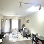 Apartment Gorgeous Uptown With Pool *