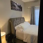 Gorgeous Uptown With Pool *