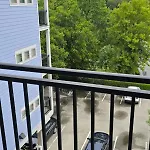 Cozy Uptown With Gym And Swimming Pool