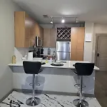 Gorgeous Uptown With Pool