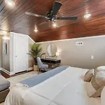 Stylish Noda Gem Hot Tub, Games And Walk To Dining *