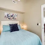 Stylish Noda Gem Hot Tub, Games And Walk To Dining