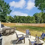 Holiday home Stylish Noda Gem Hot Tub, Games And Walk To Dining Charlotte