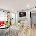 Apartment Spacious 2br 2ba Steps From Hospitals And Uptown Minimum 15 Days Or *