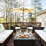 Suburban Sanctuary In Charlotte, North Carolina Charlotte