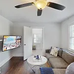 3 Mi To Dtwn Charlotte! Quiet Haven With Fenced Yard