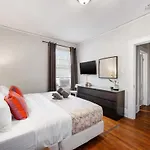 Elegant And Colorful 1Br With Covered Porch