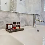 Modern 1br In The Heart Of Clt Holiday home *