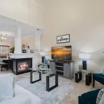 Cozy 4B 2 5B University Home King Beds Jacuzzi