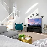 Suburban Sanctuary In Charlotte, North Carolina