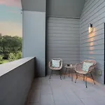 Cozy 3Br Retreat With Patio Prime Charlotte Spot