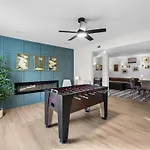 4 Kings-1 Queen-gameroom-lounge-luxury Home-4k1q2t *