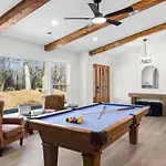 4 Kings-1 Queen-gameroom-lounge-luxury Home-4k1q2t *