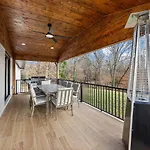 4 Kings-1 Queen-gameroom-lounge-luxury Home-4k1q2t * Charlotte