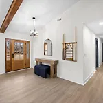 4 Kings-1 Queen-gameroom-lounge-luxury Home-4k1q2t *
