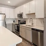 Landing Modern 1Bd Yoga Studio Gym