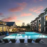 Landing Beautiful 1Bd Clubhouse Gym