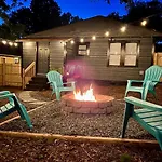 Uptown House King Beds Fenced Yard Firepit * Charlotte